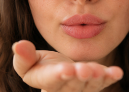 Lippen richtig pflegen: Tipps für trockene Lippen | Rosi Troll